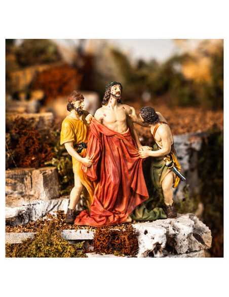 Jésus est dépouillé de ses vêtements - Figurines en résine