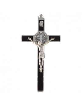 Belle croix de Saint Benoît en bois de noyer et en laiton argenté, réalisée avec soin par des artisans italiens.