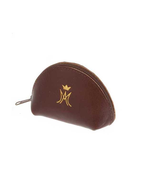 Etui à chapelet, en cuir brun, en forme de pochette, avec le symbole marial doré imprimé à chaud.