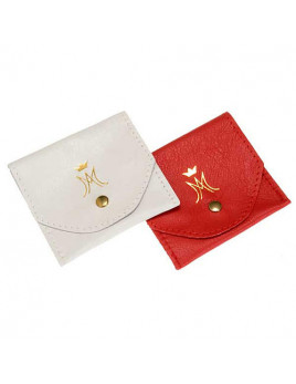 Etui à chapelet en cuir rouge ou blanc, avec symbole marial doré.