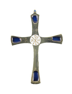 Croix en bronze avec au centre le chrisme, l'alpha et l'omega