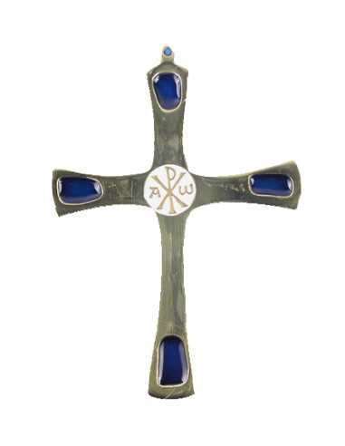 Croix en bronze avec au centre le chrisme, l'alpha et l'omega