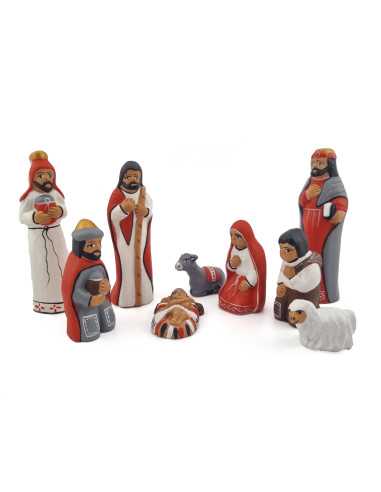 Crèche péruvienne en terre cuite composée de 9 personnages de 9 cm