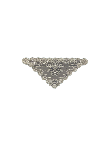 Mantille de couleur blanche, confectionnée en dentelle et fabriquée en Espagne.