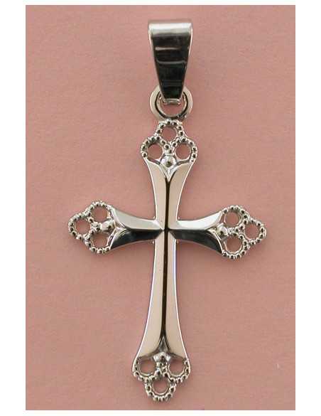 Une jolie croix trilobée ajourée en argent