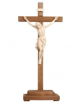 Magnifique crucifix en bois d'érable, d'excellente facture, avec Christ en bois sculpté, teinté et patiné.