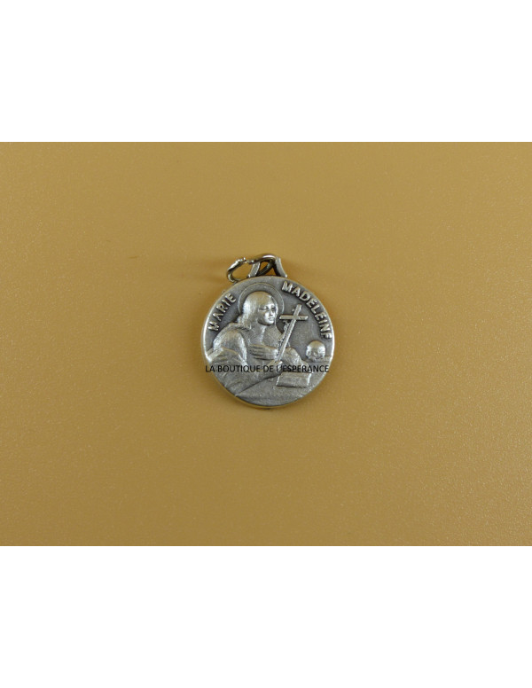 médaille 18 mm de Sainte Marie-Madeleine en métal argenté