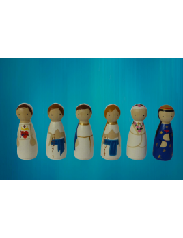 six petites statues de la Vierge Marie en bois peint