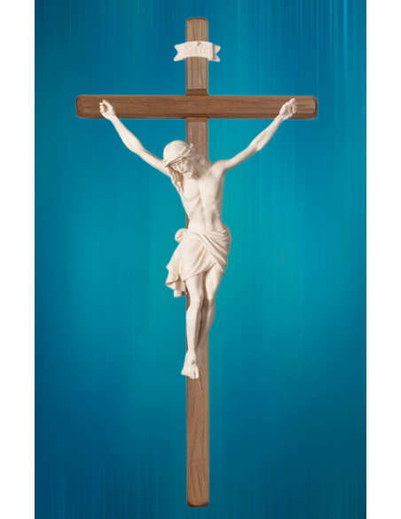 Magnifique crucifix, d'excellente facture, avec Christ en bois sculpté par des artisans du Val Gardena, en Italie.