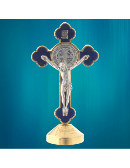 Petite croix de saint Benoît en métal émaillé bleu. Le Christ et la médaille sont en laiton argenté.