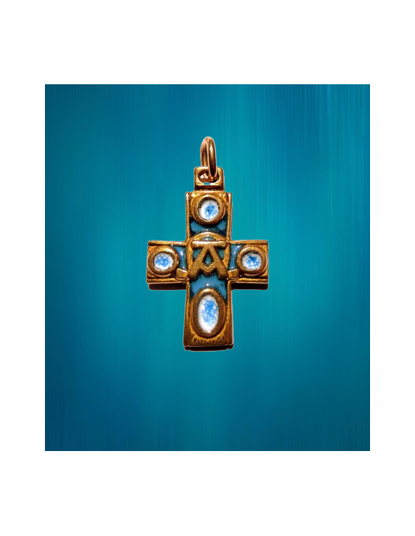 Pendentif d'une croix en bronze émaillé avec l'alpha et omega au centre