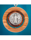 Porte-clés rond en bois d'olivier avec médaille de Saint Benoît tournant sur un axe.