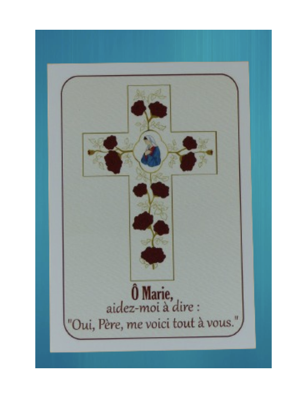 Une image de la Croix avec la Vierge Marie au centre et des roses rouges sur les branches.