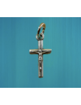 Pendentif en métal argenté d'une petite croix avec le Christ