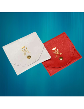 Etui à chapelet en cuir rouge ou blanc, avec symbole marial doré.